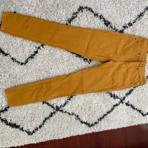 Yellow/mustard pants